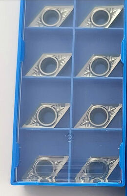 耐久性のある炭化物アルミニウム挿入 DCGT11T304 重量金属切削と工業製造作業に最適化
